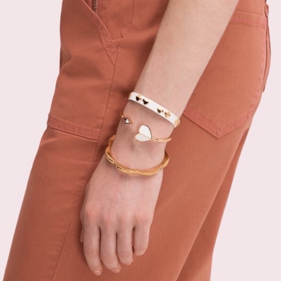 KATE SPADE • White Heritage Spade Gold Flex Cuff Bracelet - Picture 2 of 8